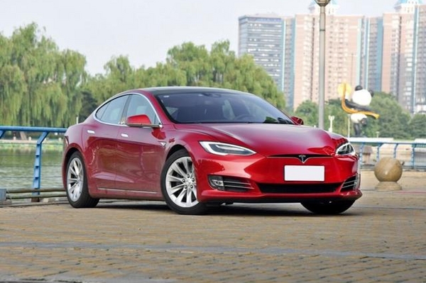 [转帖]坐进特斯拉，不会启动，不会挂挡，不会拉手刹