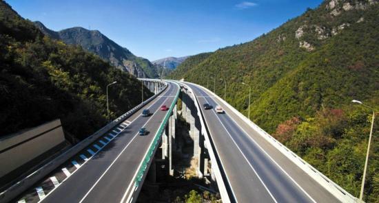 限速120公里 为何开110公里就被扣分罚款?