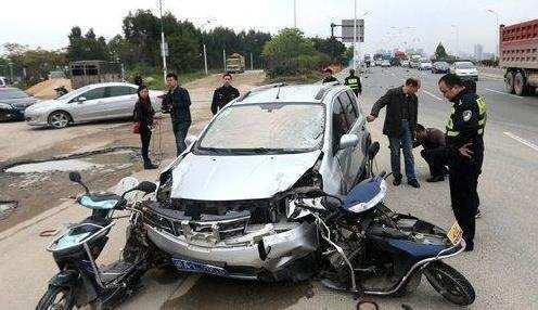 车主三年扣2748分/罚款9万!他是怎么做到的