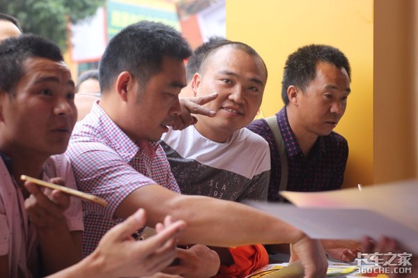 这些男人都玩疯了!史上最有趣卡友大会