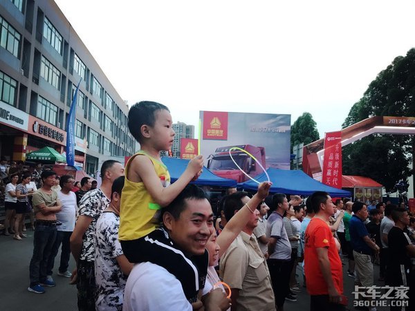 这些男人都玩疯了!史上最有趣卡友大会