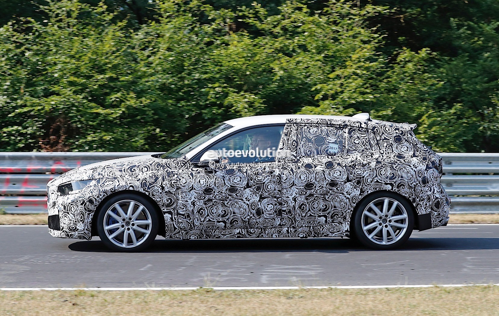 20170623_1498199239383721.jpg 2019-bmw-m140i-dances-on-the-nurburgring-for-the-first-time_5.jpg