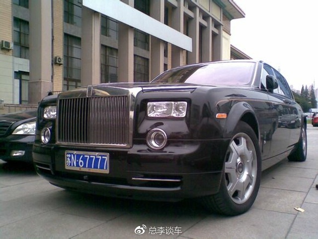 大叔4万多买辆面包车,到车管所选中了牛车牌,