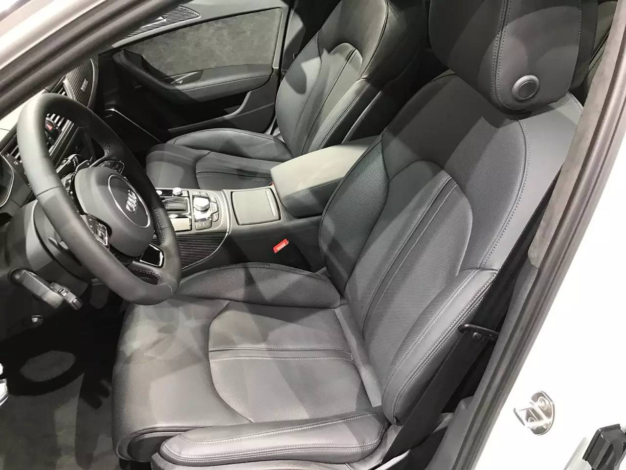 这款“买菜车”标价近50万,我为何不觉得贵?