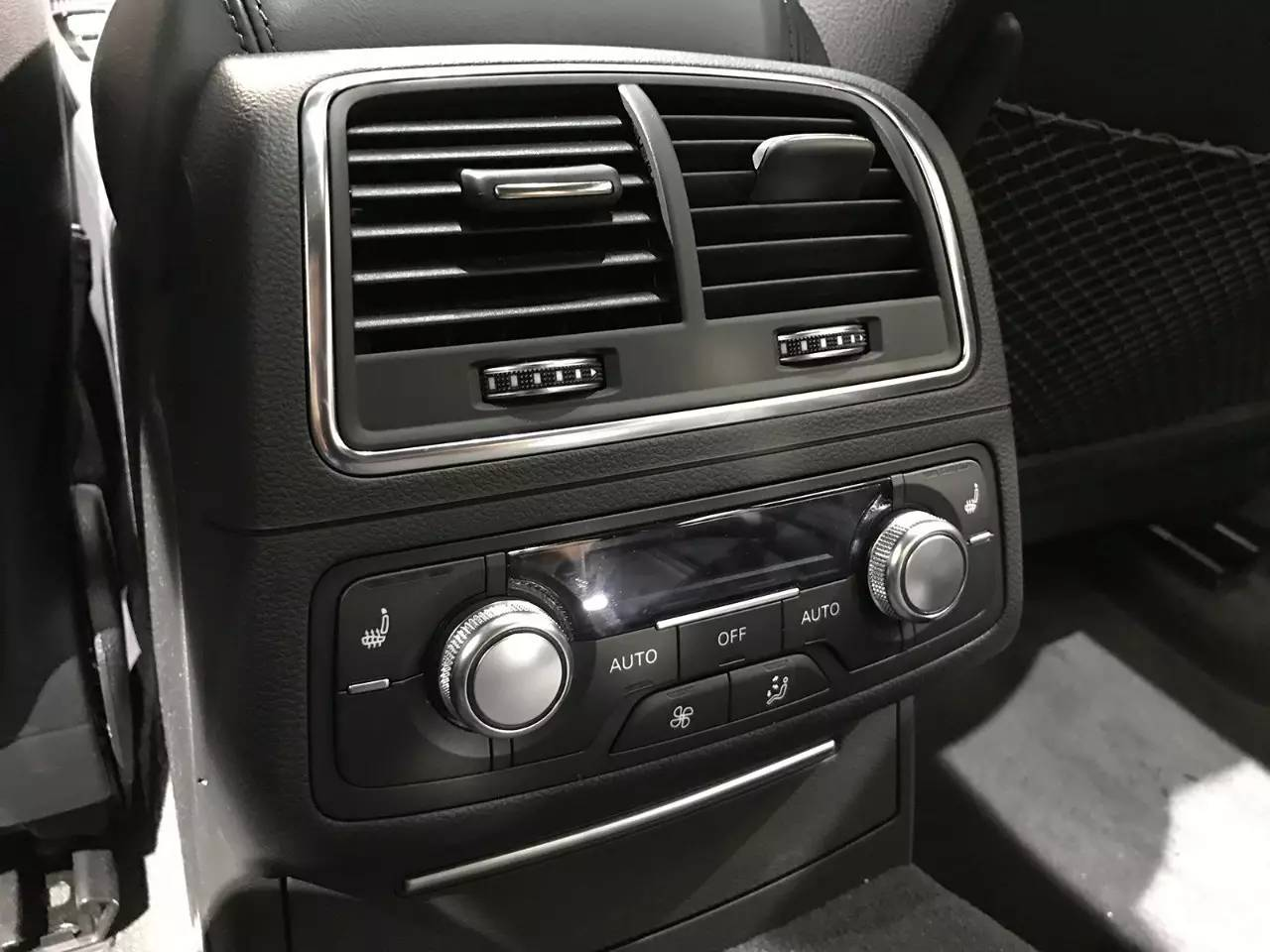 这款“买菜车”标价近50万,我为何不觉得贵?