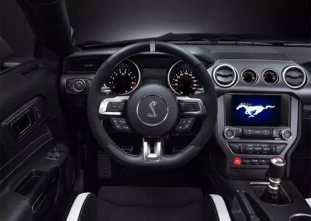 如果买遍《变形金刚5》里的车,你需要赚几辈子的钱?