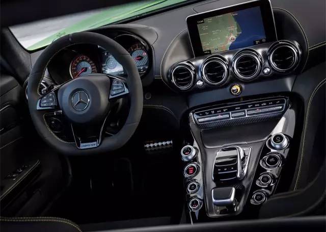 如果买遍《变形金刚5》里的车,你需要赚几辈子的钱?