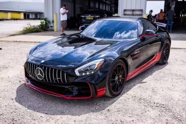 如果买遍《变形金刚5》里的车,你需要赚几辈子的钱?