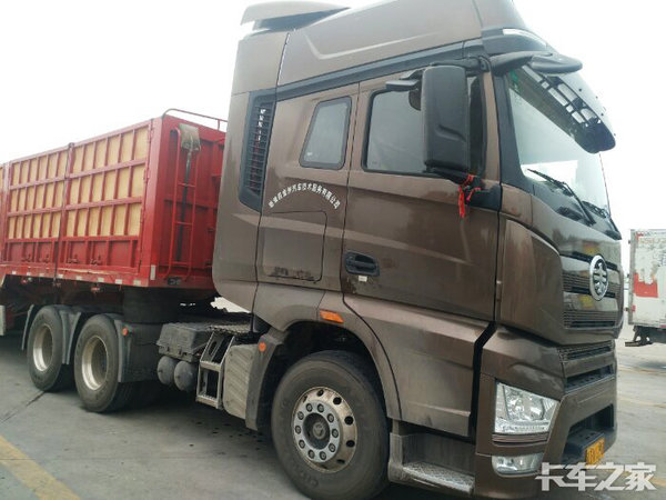 J7实车现身服务区 外观、底盘细节曝光