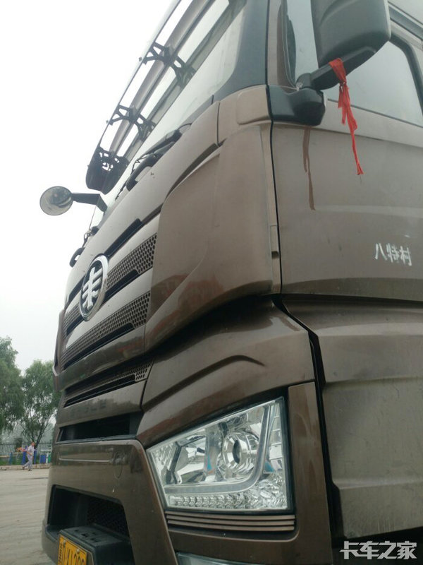 J7实车现身服务区 外观、底盘细节曝光