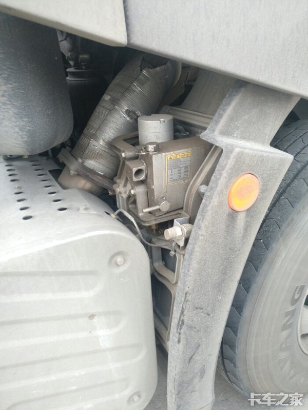 J7实车现身服务区 外观、底盘细节曝光