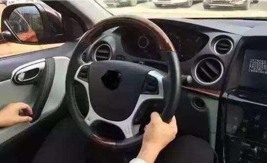 3/9握方向盘是什么梗?老司机都这么干