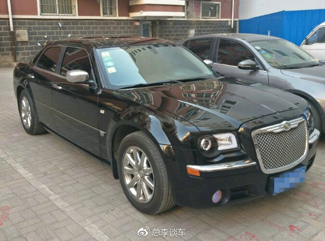 这车30多万,用报废车零件改装,开出去给人500多万的感觉