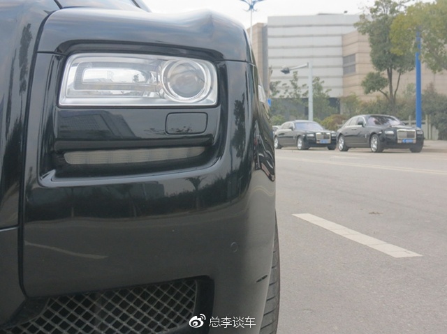 这车30多万,用报废车零件改装,开出去给人500多万的感觉