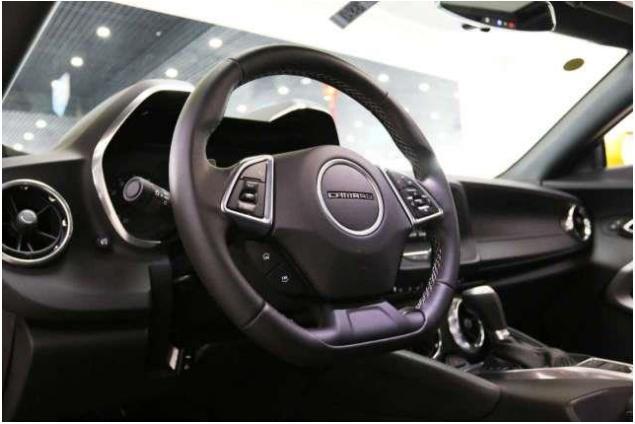 为什么越来越多的车 用平底方向盘?真比圆的好用?