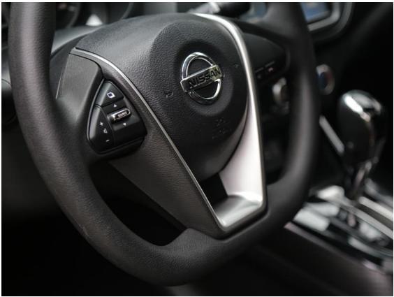 为什么越来越多的车 用平底方向盘?真比圆的好用?