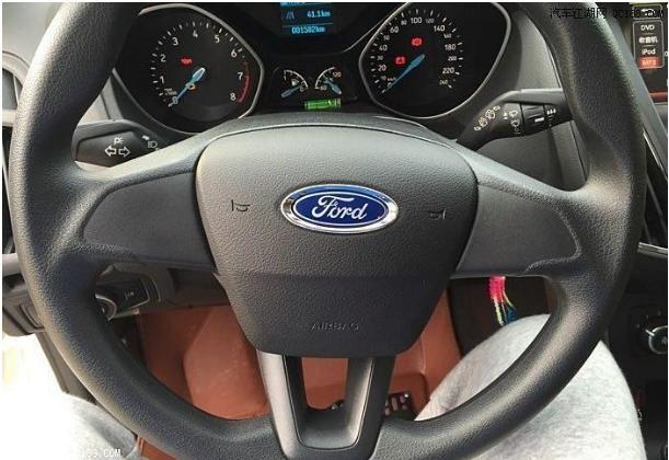 为什么越来越多的车 用平底方向盘?真比圆的好用?