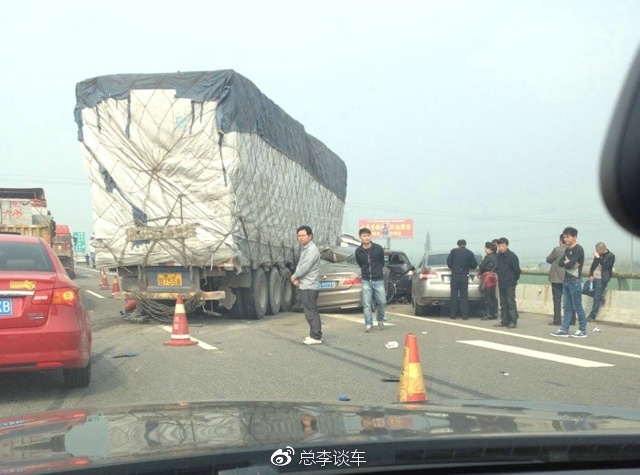 偶遇牛牌九五至尊,顶配宝马报废后,直接换200多万的玛拉莎蒂