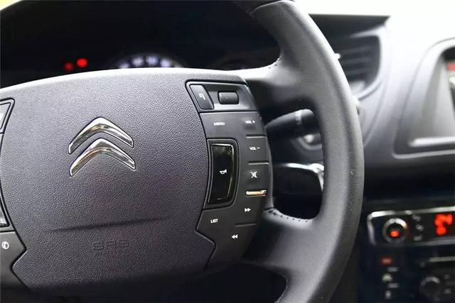 方向盘长成这样 你想过鸭子的感受吗?