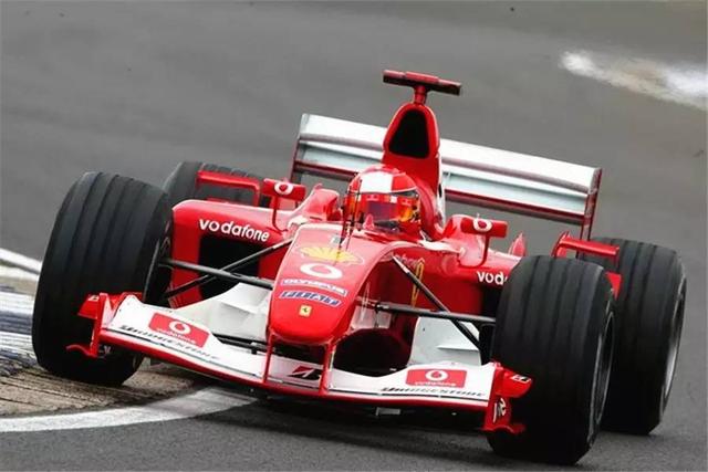 一场激烈的F1比赛,车手大约要换挡2600次~