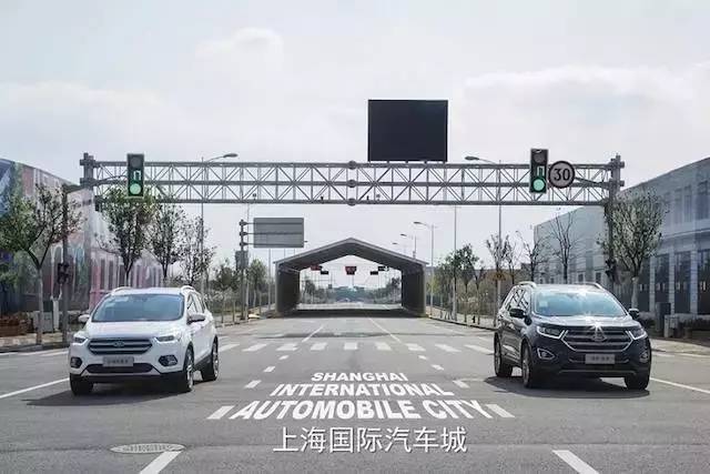 体验了福特的交通拥堵辅助系统测试,才明白什么叫轻松驾乘