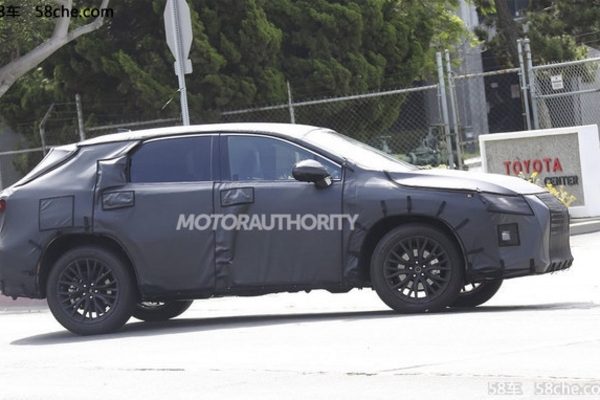 曝雷克萨斯RX七座版谍照 东京车展亮相