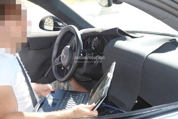 保时捷全新911内饰谍照曝光 科技感更强