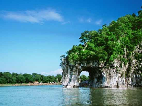 桂林城徽象鼻山 图:新浪博主/袁天沛
