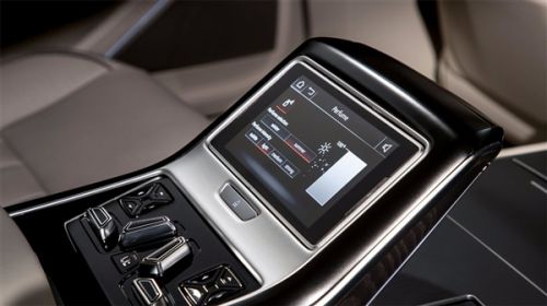 灯厂巨作:奥迪新A8预告图公布 OLED尾灯