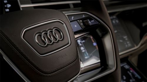 灯厂巨作:奥迪新A8预告图公布 OLED尾灯