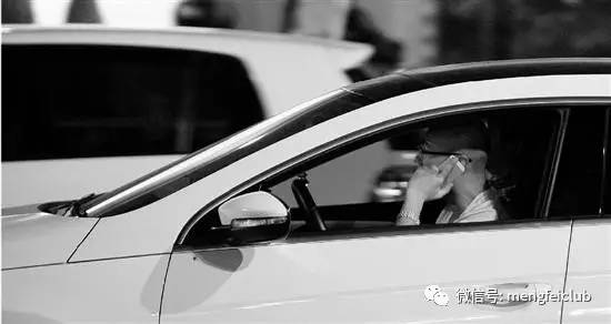 安全驾驶的精髓:判断并远离危险源!