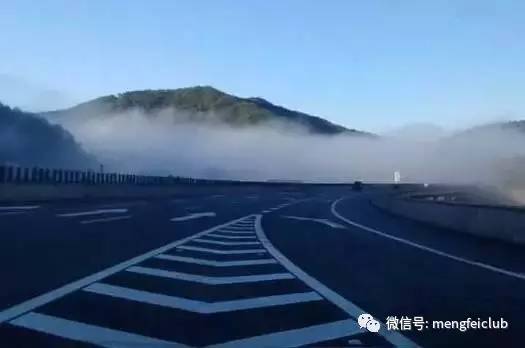 安全驾驶的精髓:判断并远离危险源!