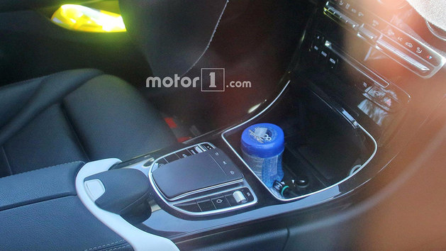 奔驰新C级谍照曝光 内饰获得进一步升级