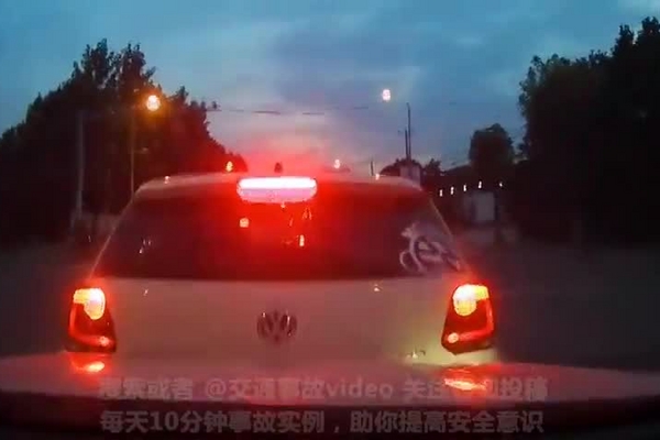 交通事故合集0709：每天10分钟车祸实例，助你提高安全意识