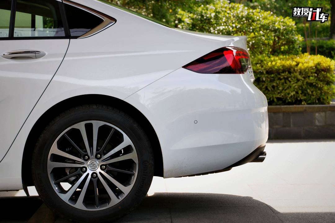 牛逼的动力+有逼格的品牌!这车真的要让迈腾哭