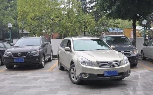 新手开车如何防刮蹭 这几招很重要