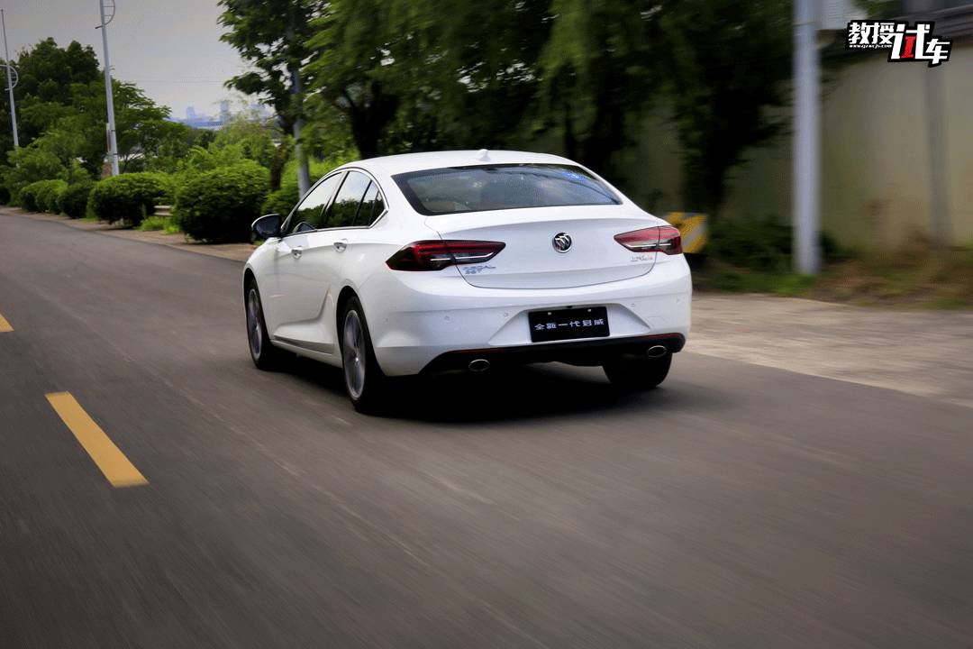 牛逼的动力+有逼格的品牌!这车真的要让迈腾哭