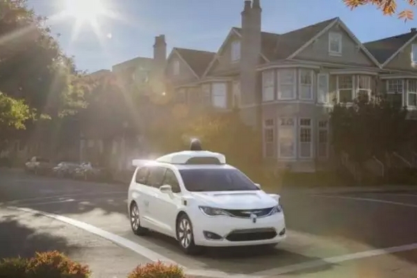 自动驾驶汽车正面临3大风险