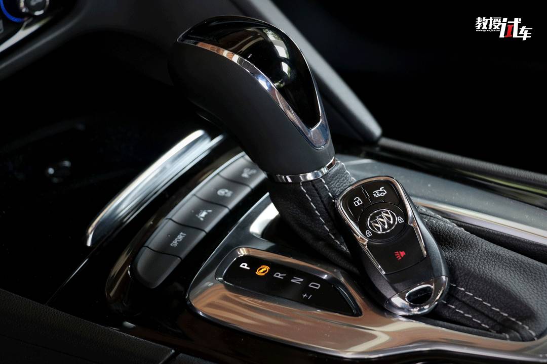牛逼的动力+有逼格的品牌!这车真的要让迈腾哭