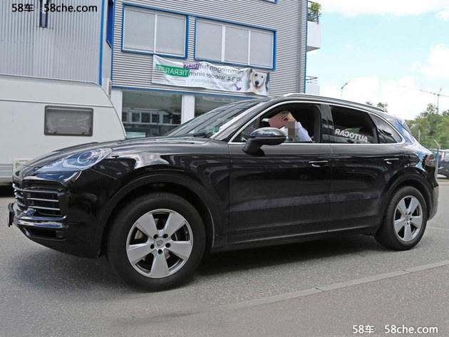 保时捷Cayenne谍照曝光 或用贯穿式尾灯