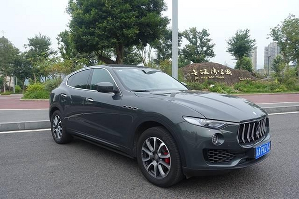 真实体验：百万级的玛莎拉蒂SUV，缺点和优点一样突出