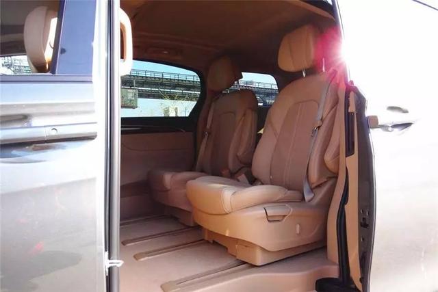 别老盯着7座SUV了!二胎车其实可以这么选!