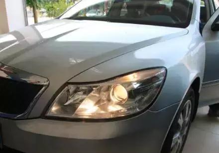 为何蓄电池寿命这么短 注意熄火后这些行为