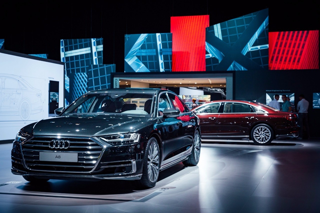 谁说旗舰只要奢华,科技感爆棚的新A8你怎么看?