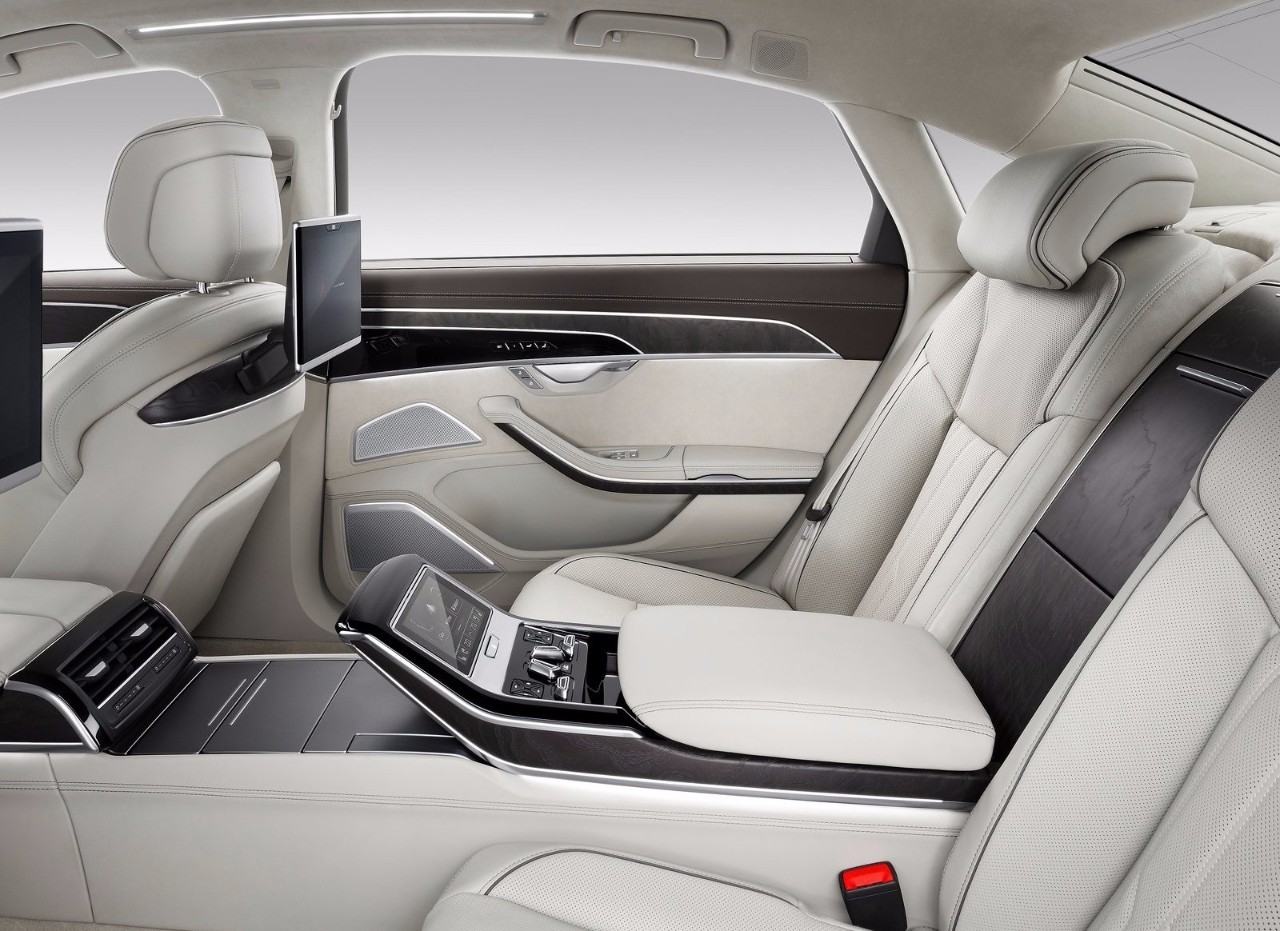 谁说旗舰只要奢华,科技感爆棚的新A8你怎么看?