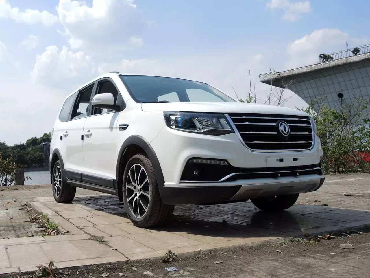 不到10万的7座SUV,价廉可有物美的?