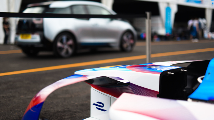 宝马宣布全面参与E级方程式赛事 奥迪和奔驰也坐不住了