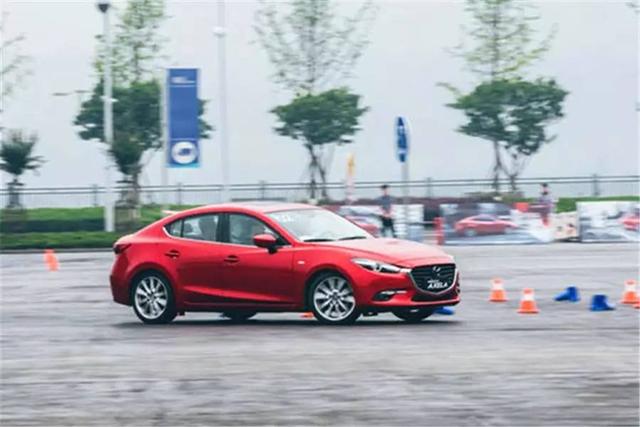 这个“选手”有颜值却靠实力,四位《中国新歌声》导师都为他转身?!