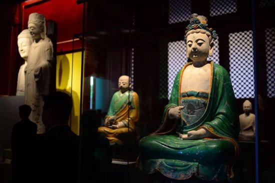 首次对外开放参观的慈宁宫内展出的佛像。 首次对外开放参观的慈宁宫内展出的佛像。