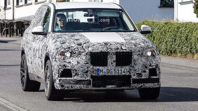 曝宝马新X5 M路试谍照 性能进一步提升